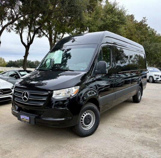 luxury-sprinter-van-Toronto